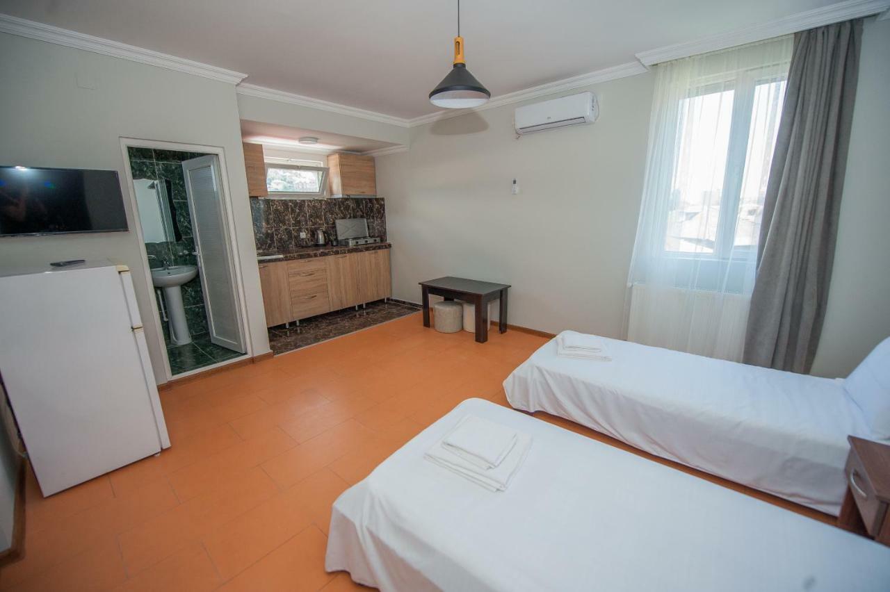 Hotel Cosmos Batumi Eksteriør bilde